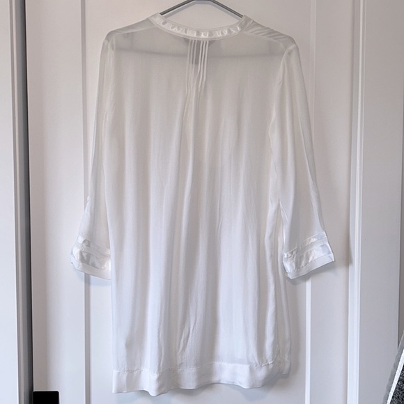 Calvin Klein Lightweight Top - Picture 3 of 3